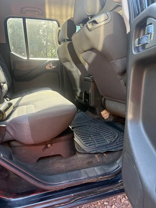 2005 Nissan Frontier 2nd Gen - Image 3 of 13