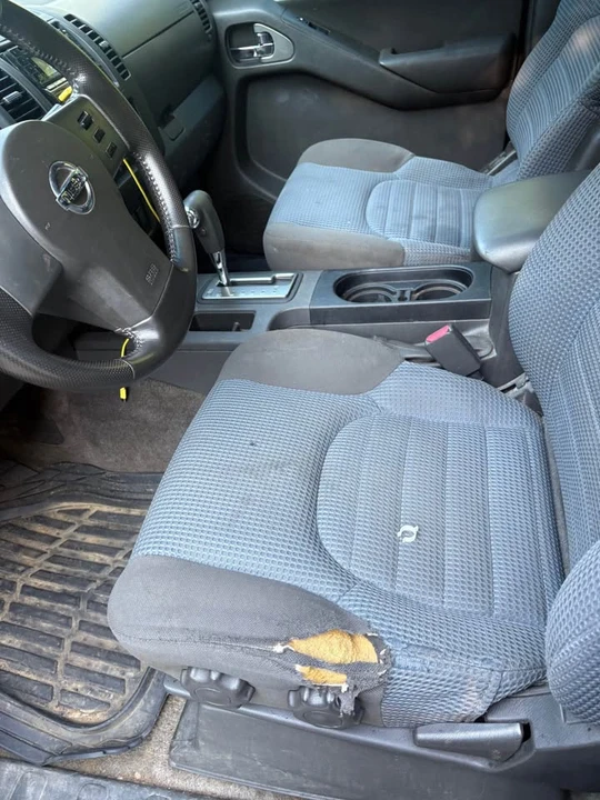 2005 Nissan Frontier 2nd Gen - Image 12 of 13
