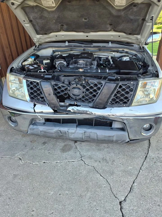 2005 Nissan Frontier 2nd Gen - Image 3 of 6