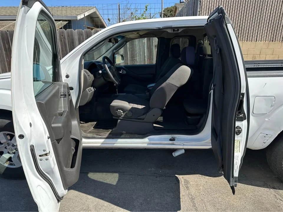 2005 Nissan Frontier 2nd Gen - Image 9 of 17