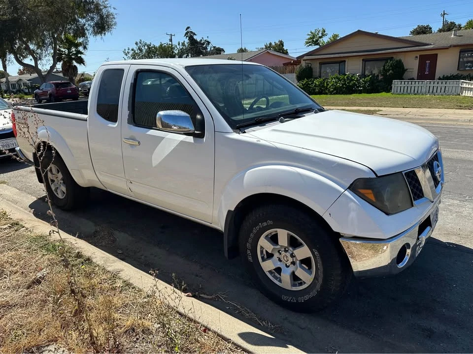 2005 Nissan Frontier 2nd Gen - Image 2 of 17