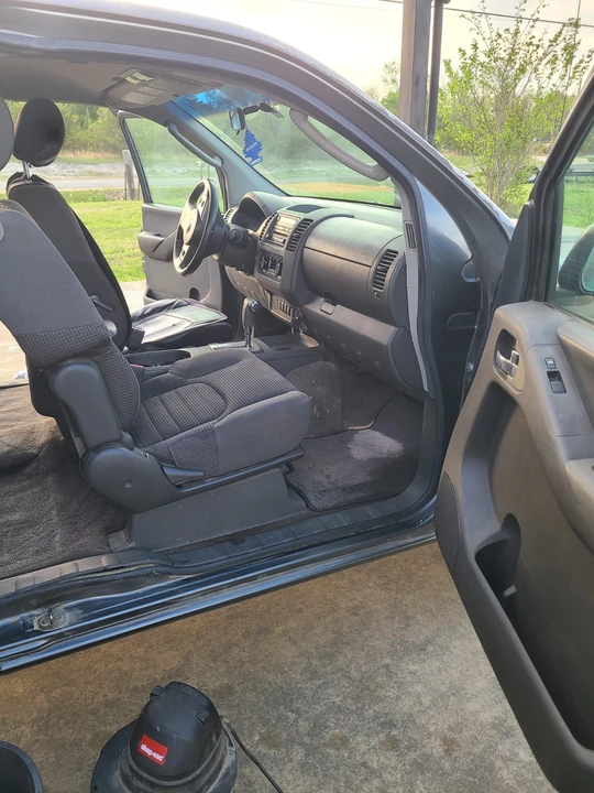 2005 Nissan Frontier 2nd Gen - Image 9 of 12