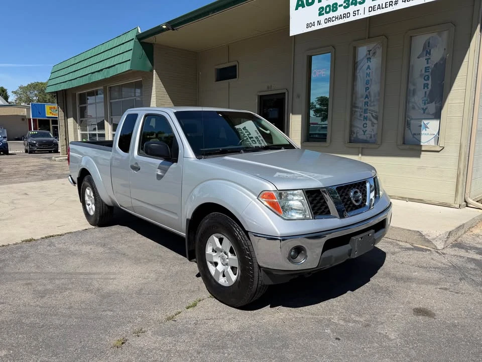 2005 Nissan Frontier 2nd Gen - Image 2 of 12