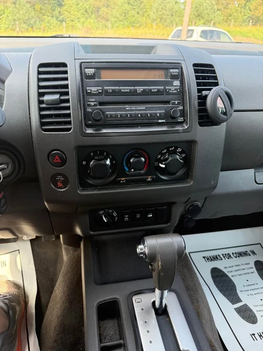 2005 Nissan Frontier 2nd Gen - Image 11 of 12