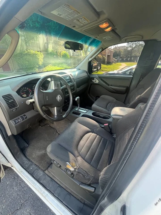 2005 Nissan Frontier 2nd Gen - Image 3 of 10