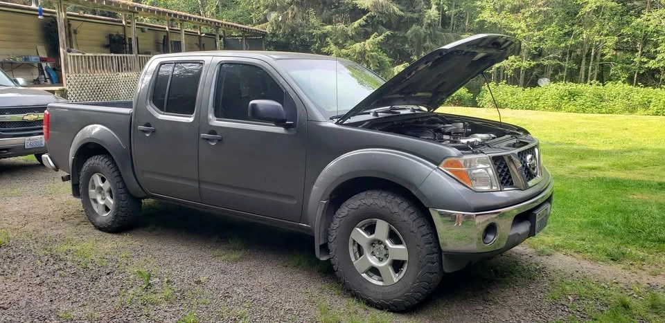 2005 Nissan Frontier 2nd Gen - Image 2 of 8