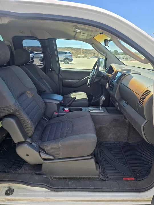 2005 Nissan Frontier 2nd Gen - Image 4 of 6