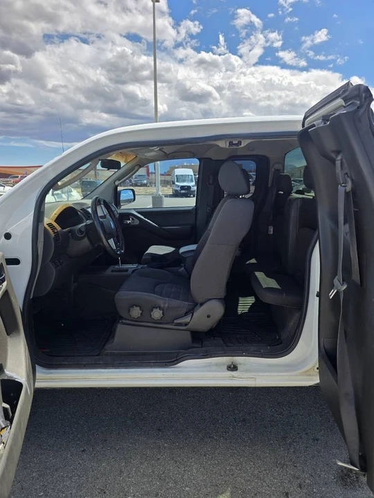 2005 Nissan Frontier 2nd Gen - Image 3 of 6