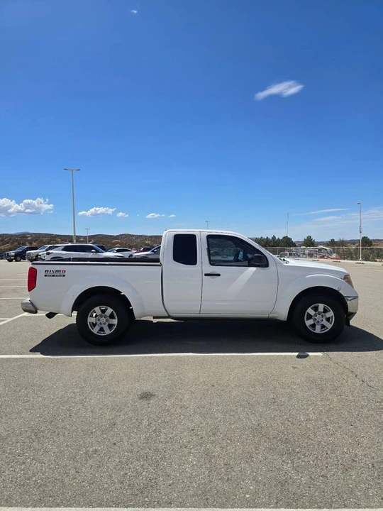 2005 Nissan Frontier 2nd Gen - Image 2 of 6