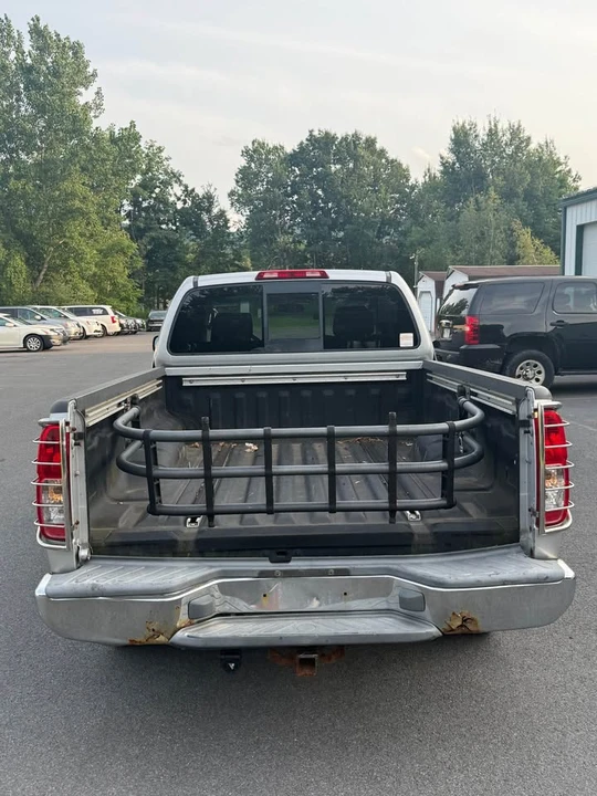 2005 Nissan Frontier 2nd Gen - Image 5 of 13