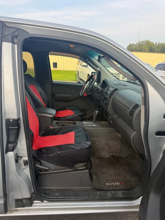 2005 Nissan Frontier 2nd Gen - Image 11 of 13
