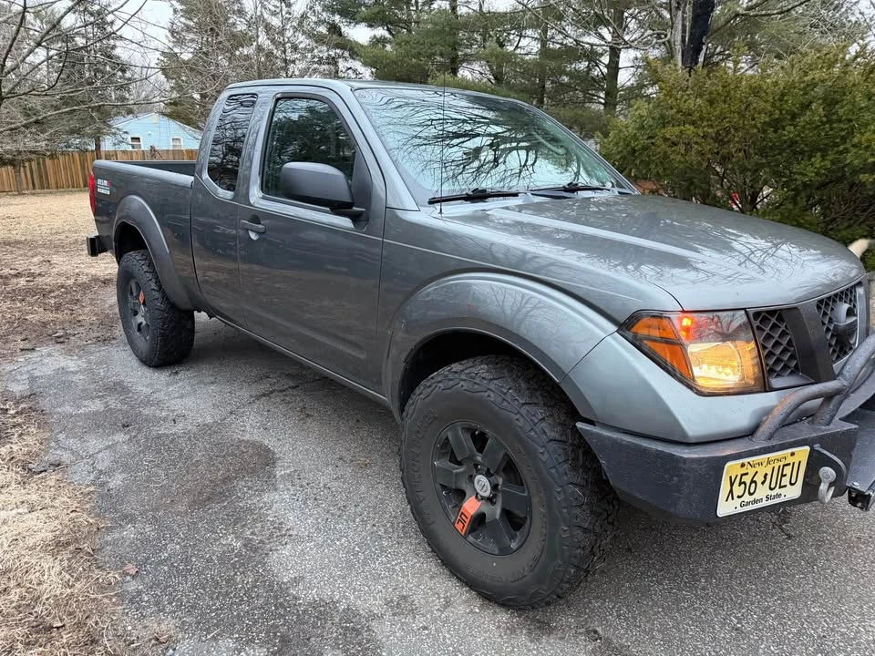 2005 Nissan Frontier 2nd Gen - Image 2 of 19