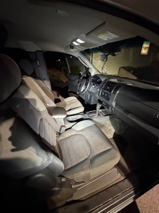 2005 Nissan Frontier 2nd Gen - Image 11 of 19