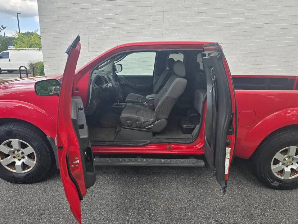 2005 Nissan Frontier 2nd Gen - Image 8 of 21
