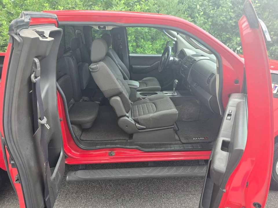 2005 Nissan Frontier 2nd Gen - Image 13 of 21