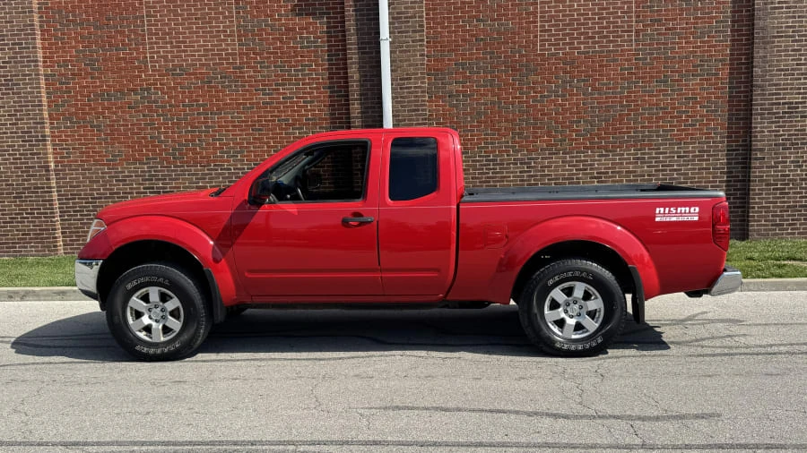 2005 Nissan Frontier 2nd Gen - Image 2 of 9