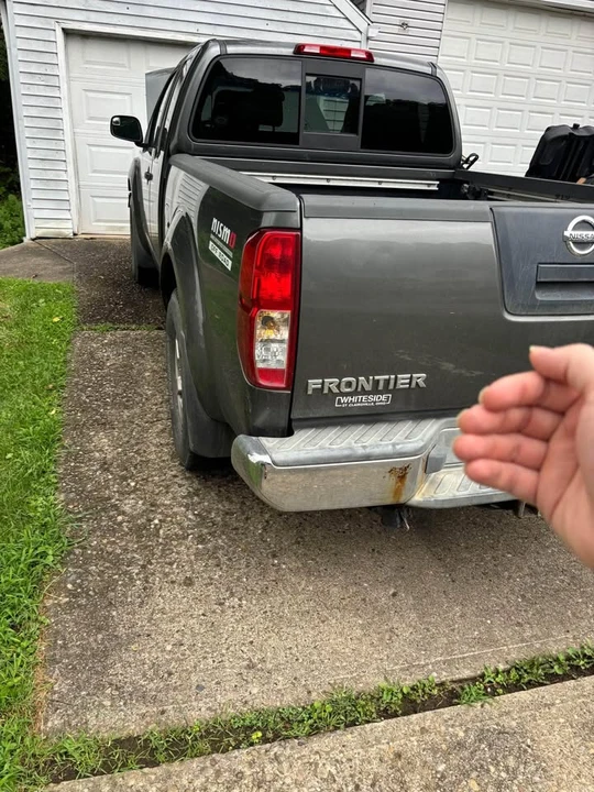 2005 Nissan Frontier 2nd Gen - Image 10 of 11