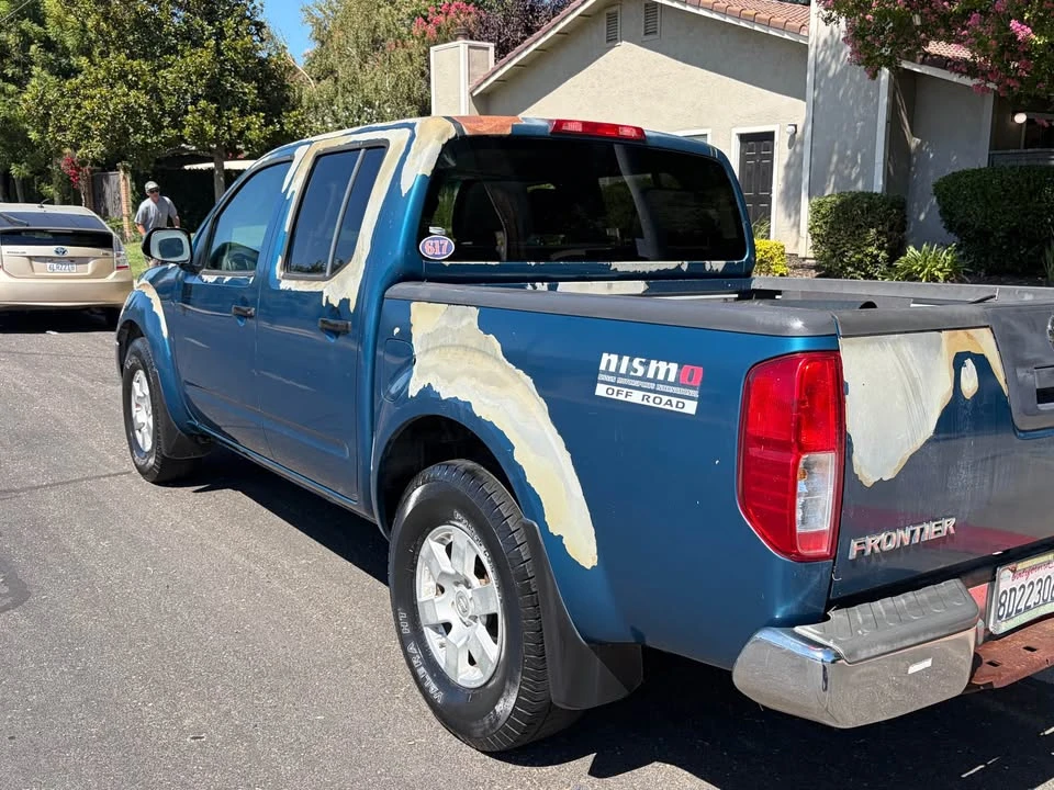 2005 Nissan Frontier 2nd Gen - Image 2 of 6