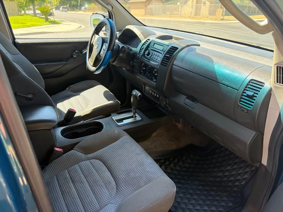 2005 Nissan Frontier 2nd Gen - Image 5 of 6