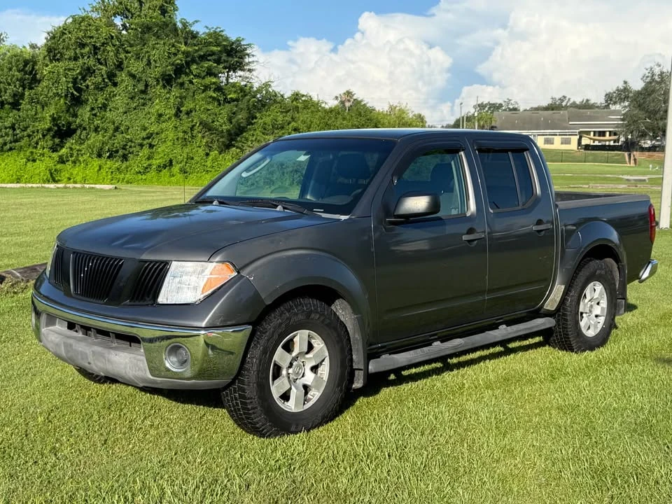 2005 Nissan Frontier 2nd Gen - Image 2 of 18