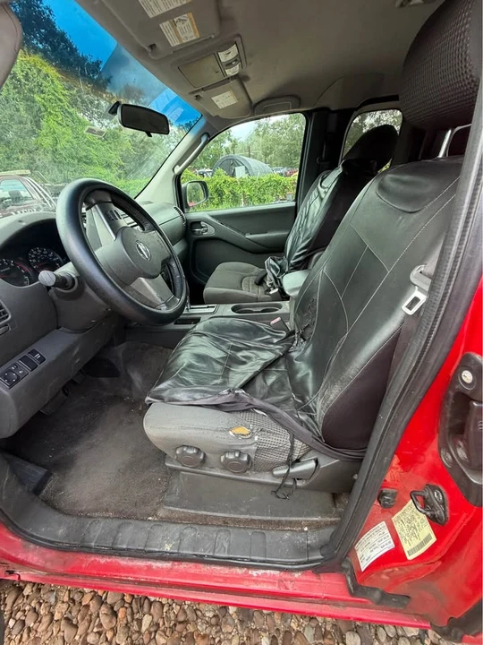 2005 Nissan Frontier 2nd Gen - Image 5 of 10