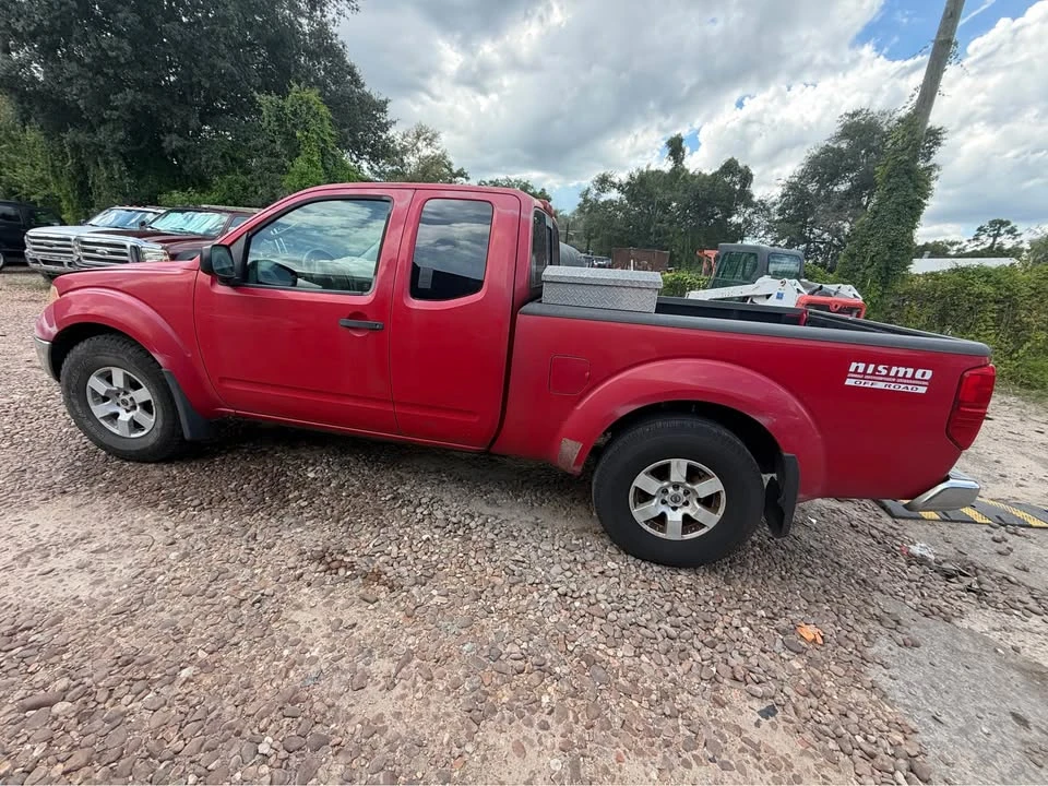 2005 Nissan Frontier 2nd Gen - Image 3 of 10
