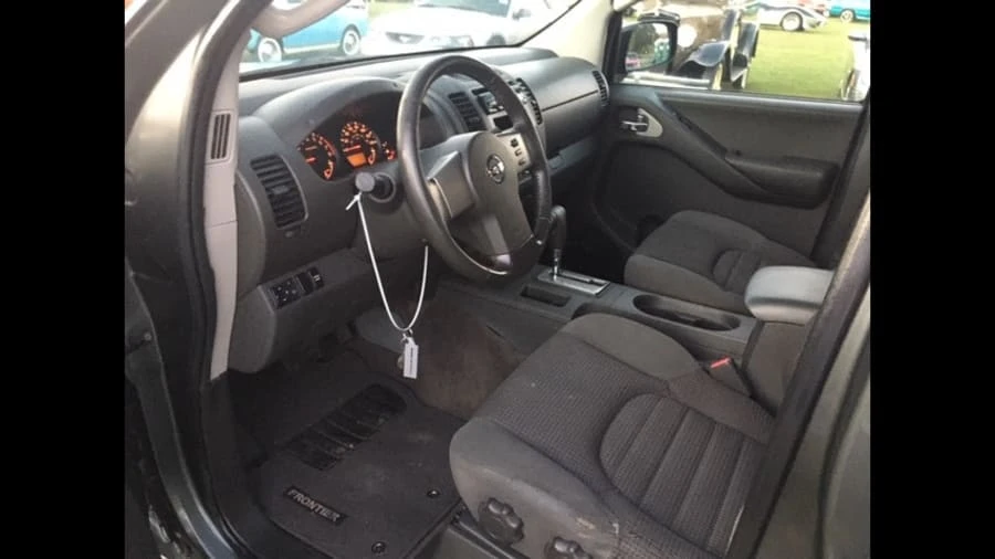 2005 Nissan Frontier 2nd Gen - Image 3 of 5