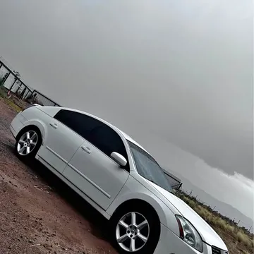 2005 Nissan Maxima SE Sedan 4D