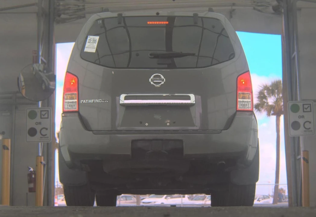 2005 Nissan Pathfinder 3rd Gen - Image 7 of 12