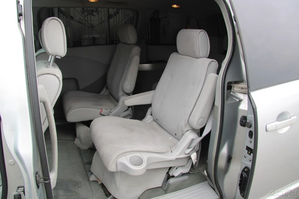 2005 Nissan Quest - Image 19 of 21