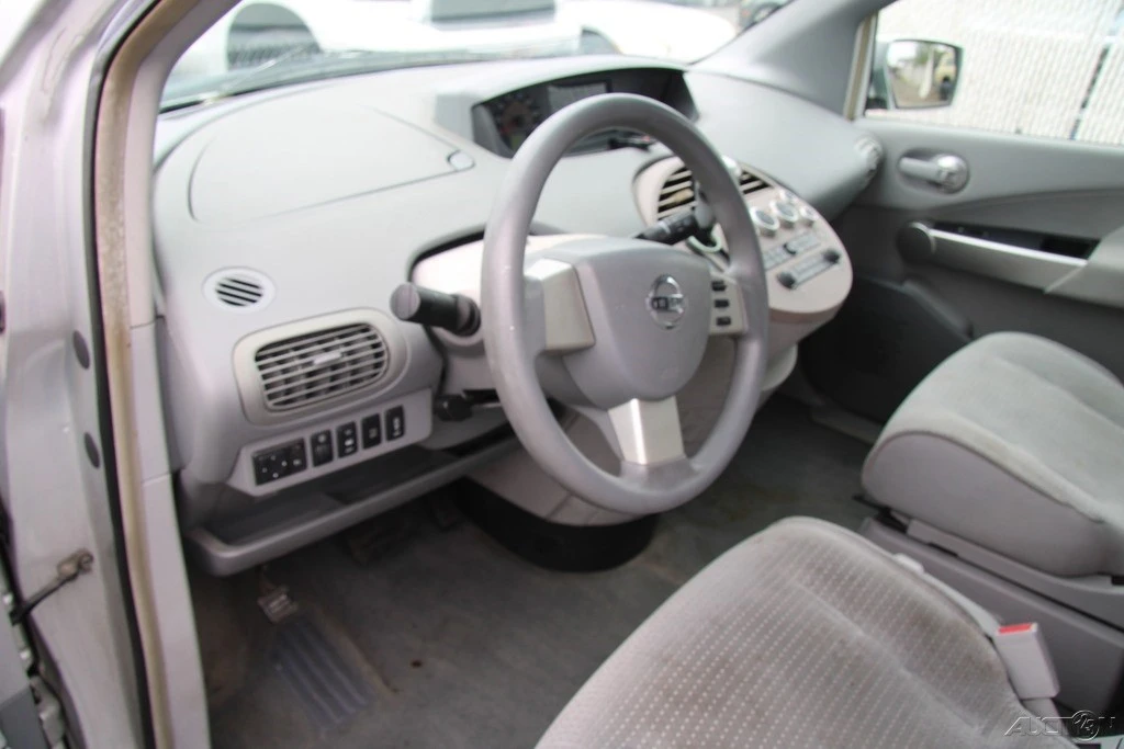 2005 Nissan Quest - Image 13 of 21