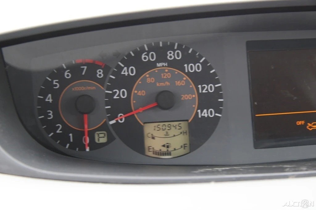 2005 Nissan Quest - Image 15 of 21