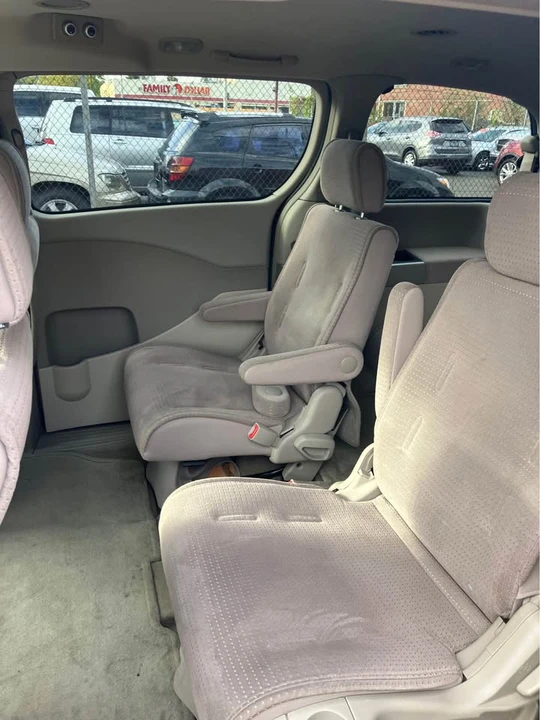 2005 Nissan Quest - Image 7 of 11
