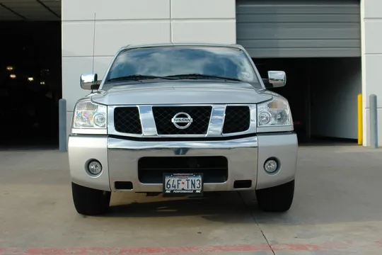 2005 Nissan Titan SE Crew Cab