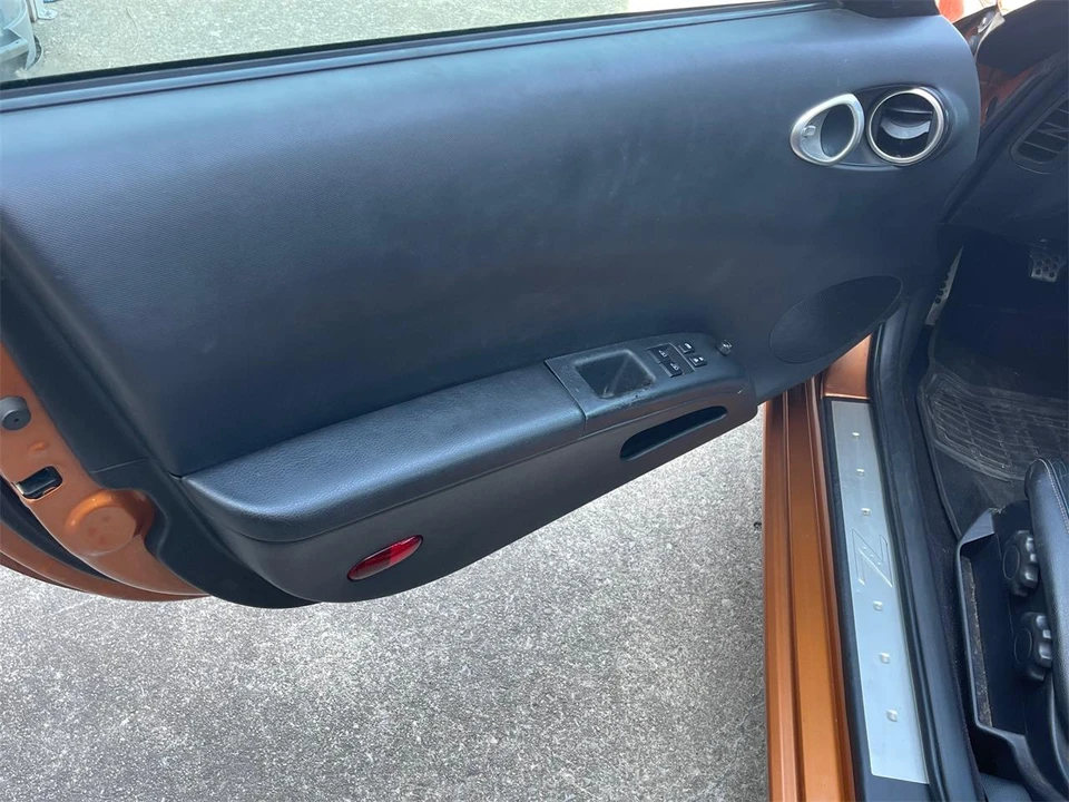 2005 Nissan 350Z 5th Gen - Image 16 of 31