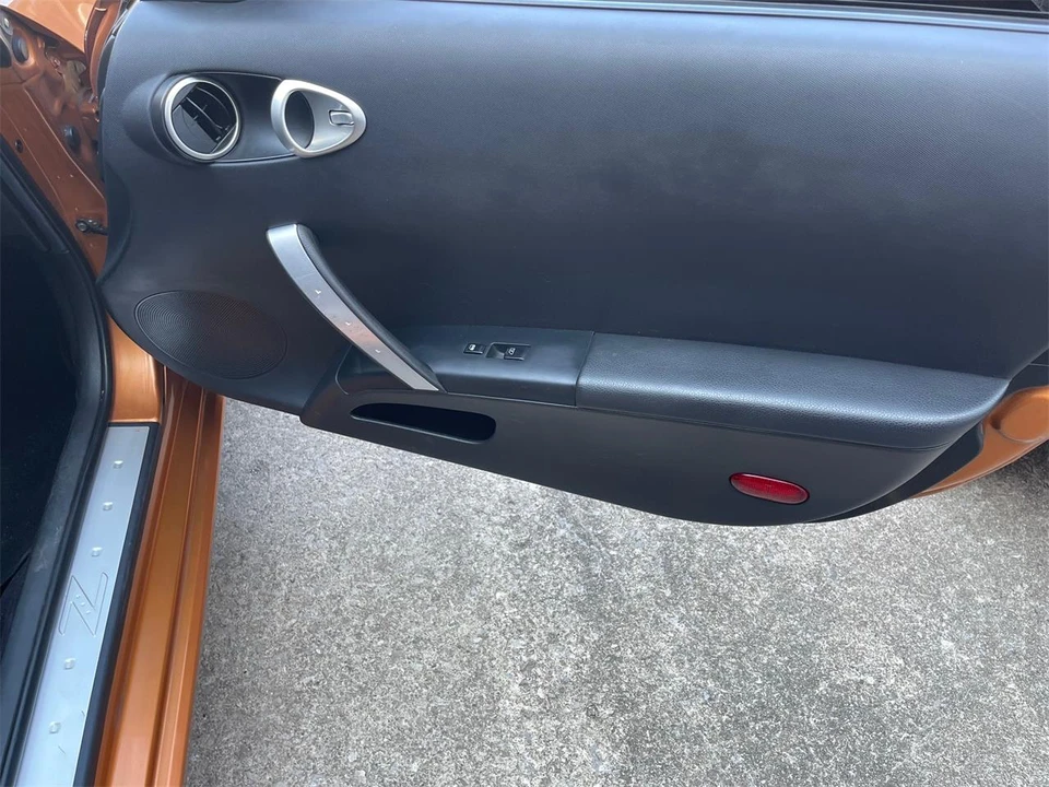 2005 Nissan 350Z 5th Gen - Image 17 of 31