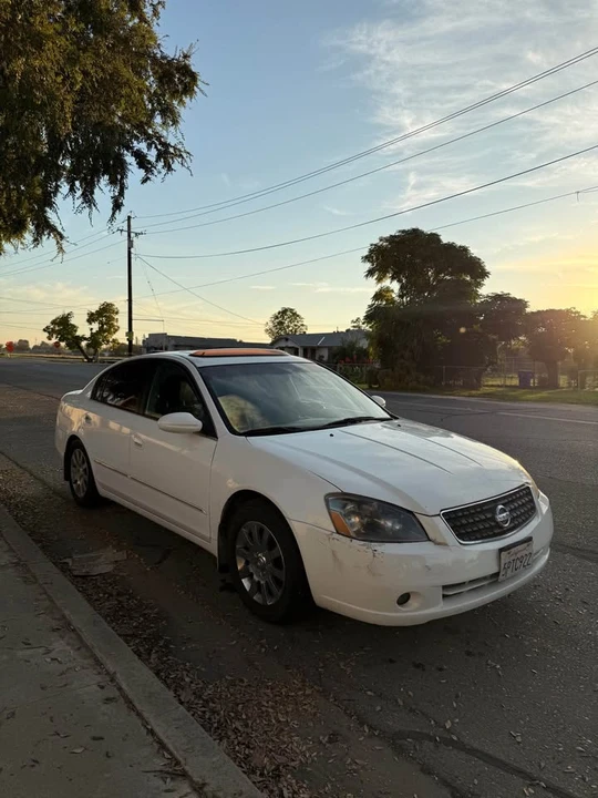 2005 Dodge Avenger Sedan - Image 2 of 5
