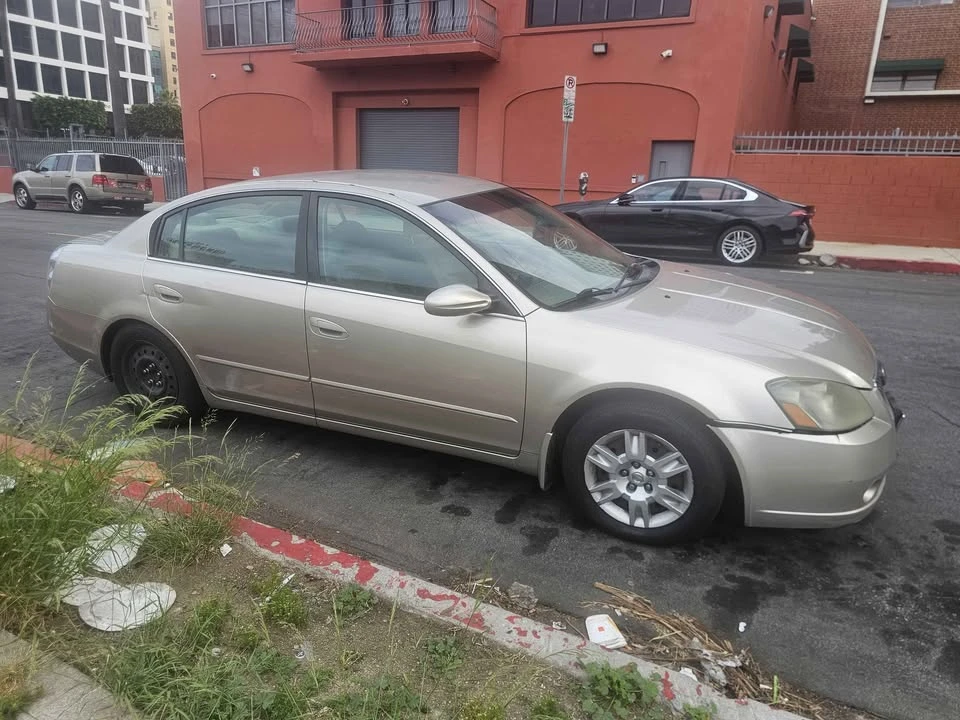 2005 Nissan Altima 3rd Gen - Image 2 of 11