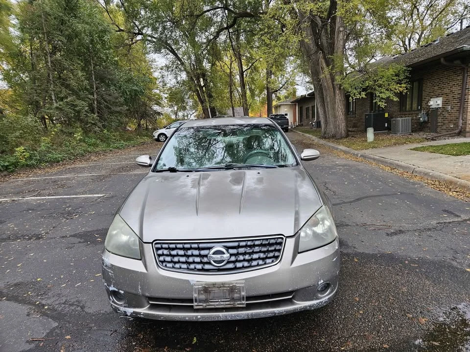 2005 Nissan Altima 3rd Gen - Image 2 of 12