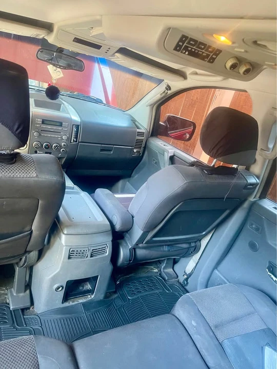 2005 Nissan Armada - Image 6 of 7