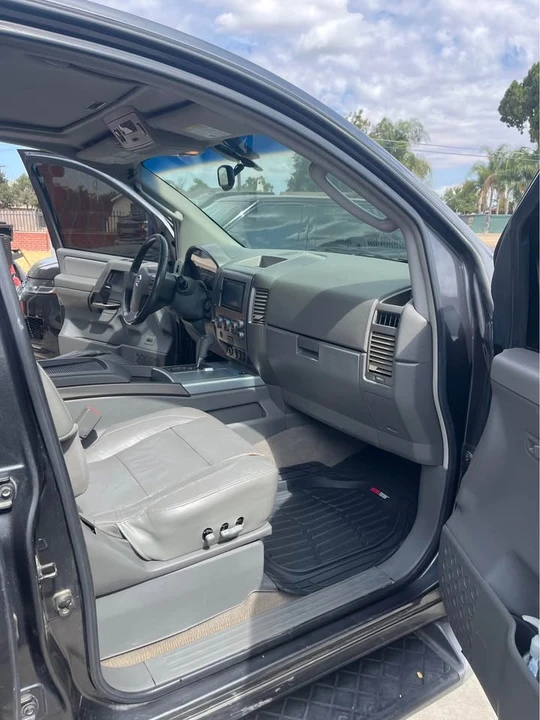2005 Nissan Armada - Image 10 of 12