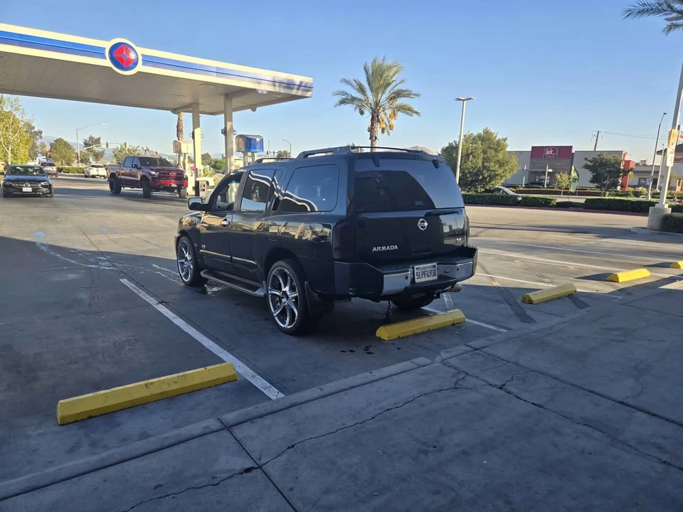 2005 Nissan Armada - Image 3 of 3