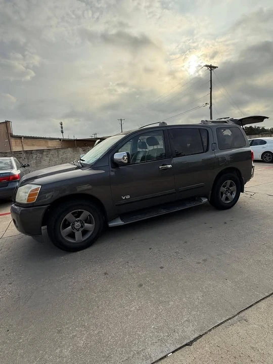 2005 Nissan Armada - Image 2 of 8