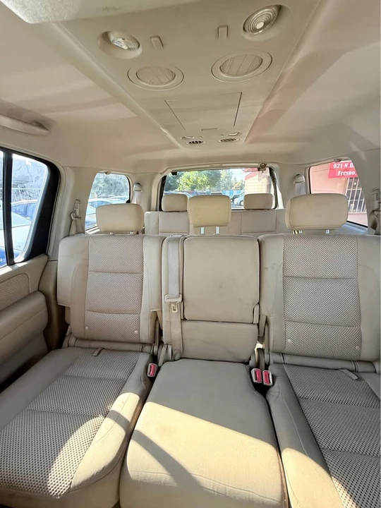2005 Nissan Armada - Image 7 of 10