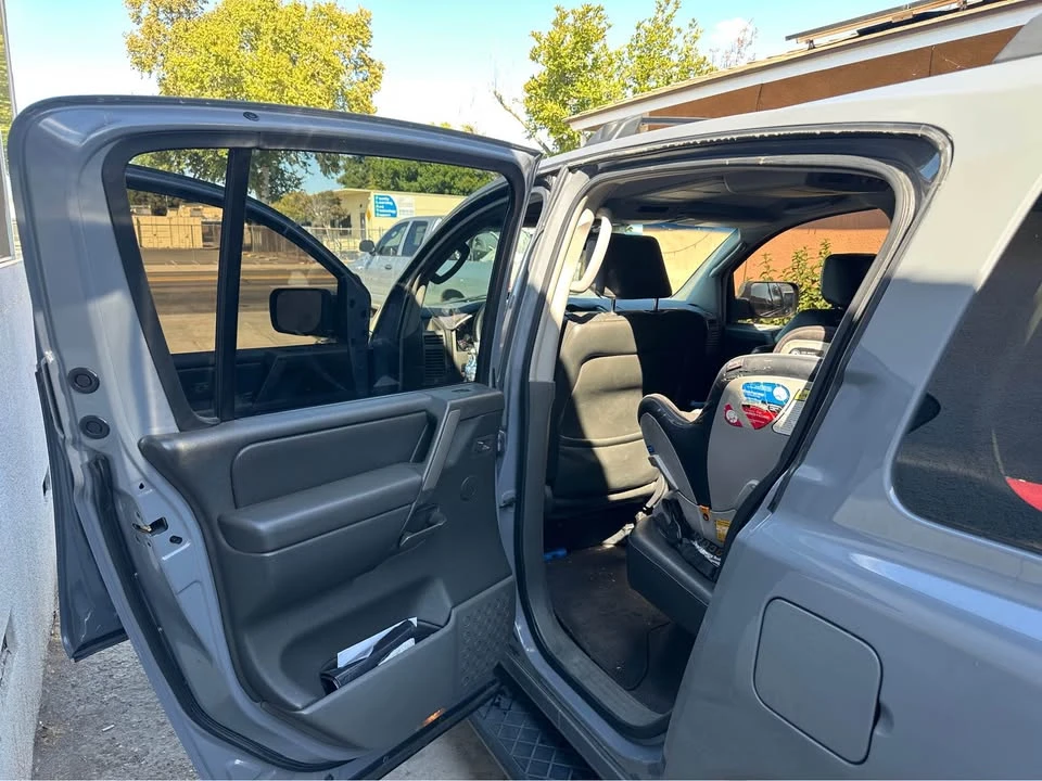 2005 Nissan Armada - Image 5 of 11