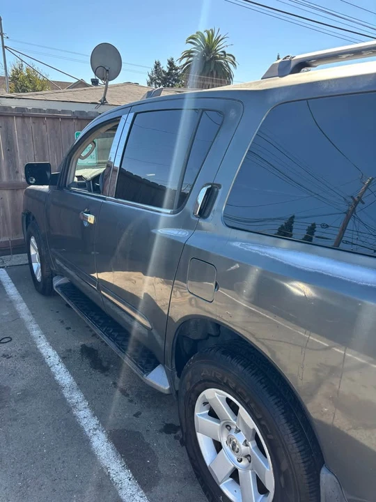 2005 Nissan Armada - Image 4 of 4