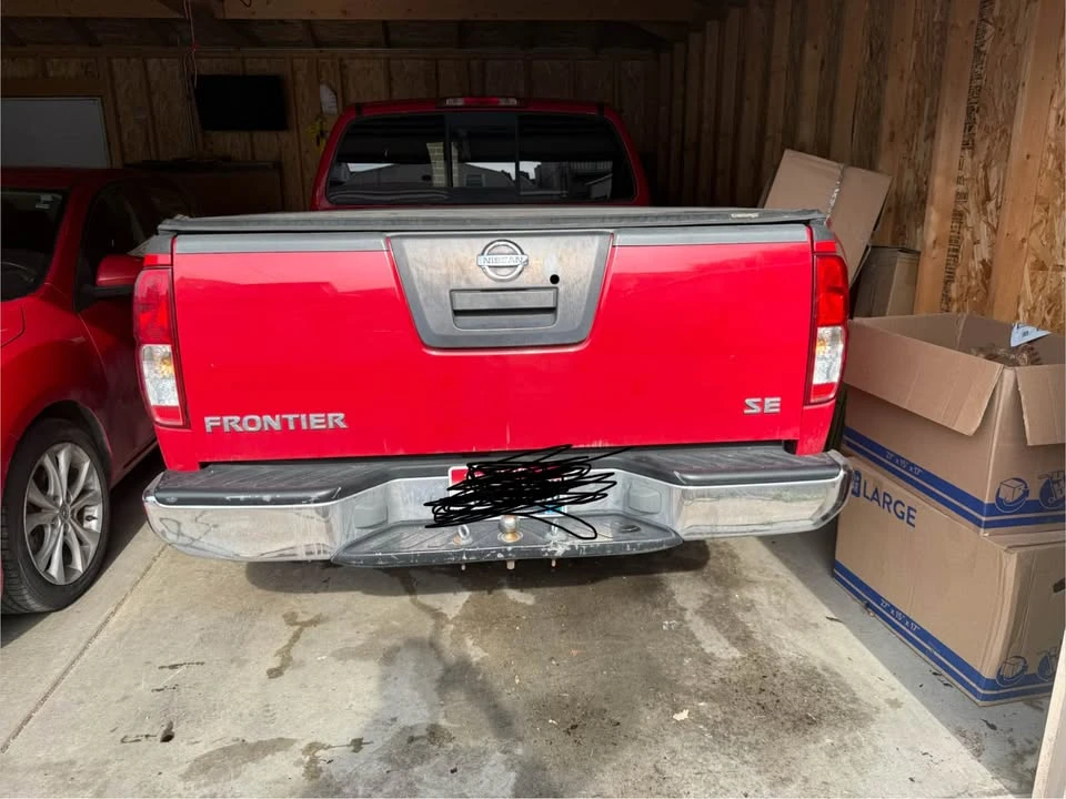 2005 Nissan Frontier 2nd Gen - Image 2 of 10