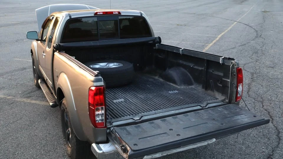 2005 Nissan Frontier 2nd Gen - Image 7 of 12