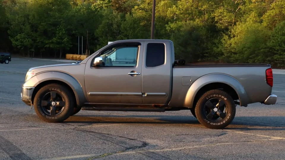2005 Nissan Frontier 2nd Gen - Image 6 of 12
