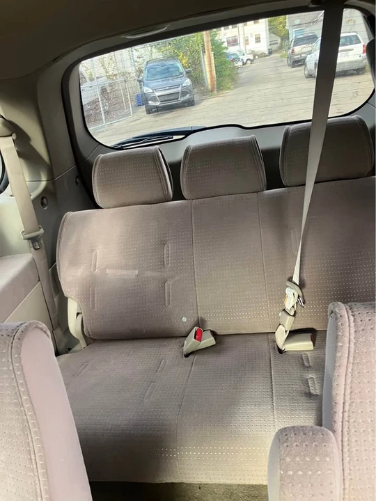 2005 Nissan Quest - Image 11 of 14